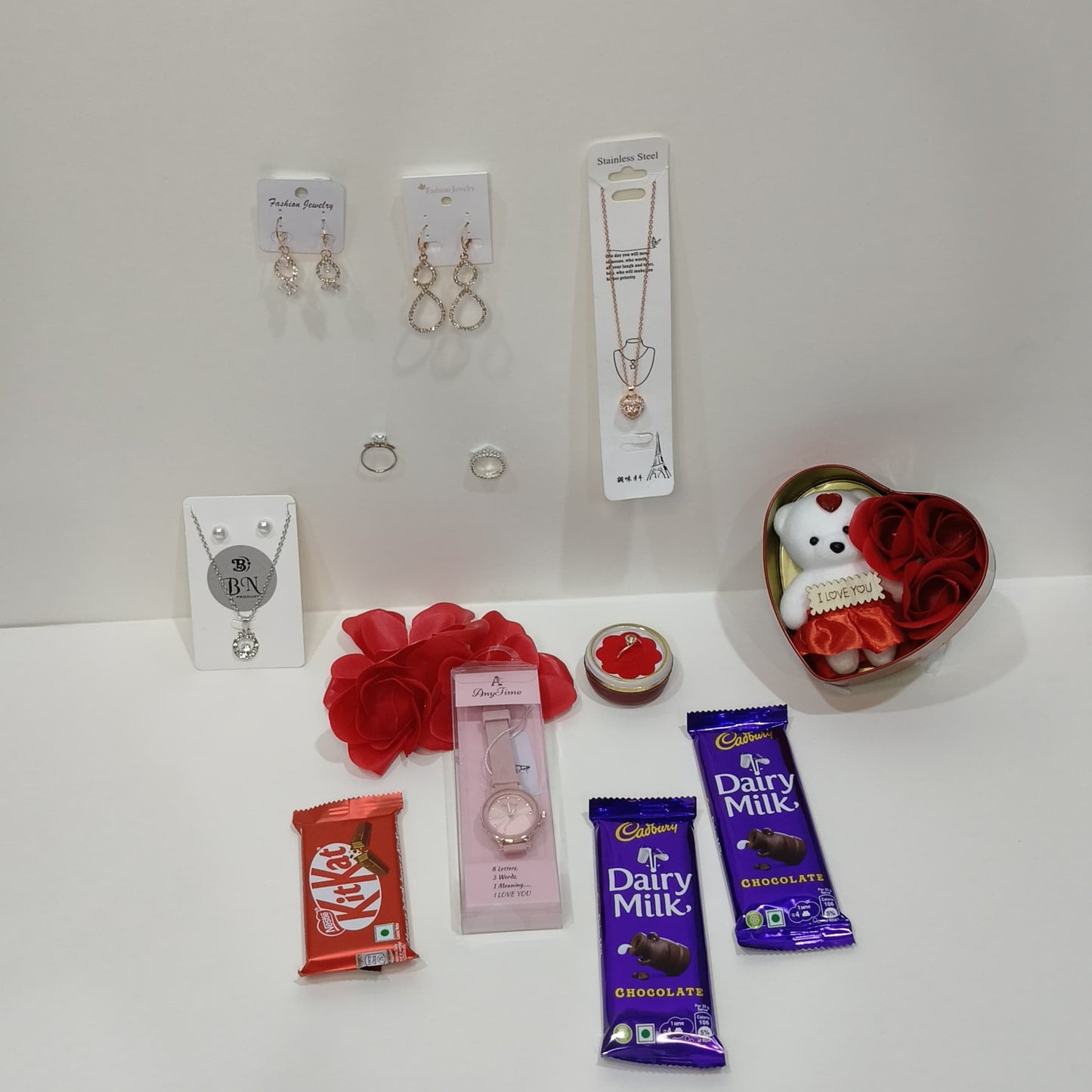 combo gift pack for your favorite person ,girlfriend, wife, in this combo included 10 items