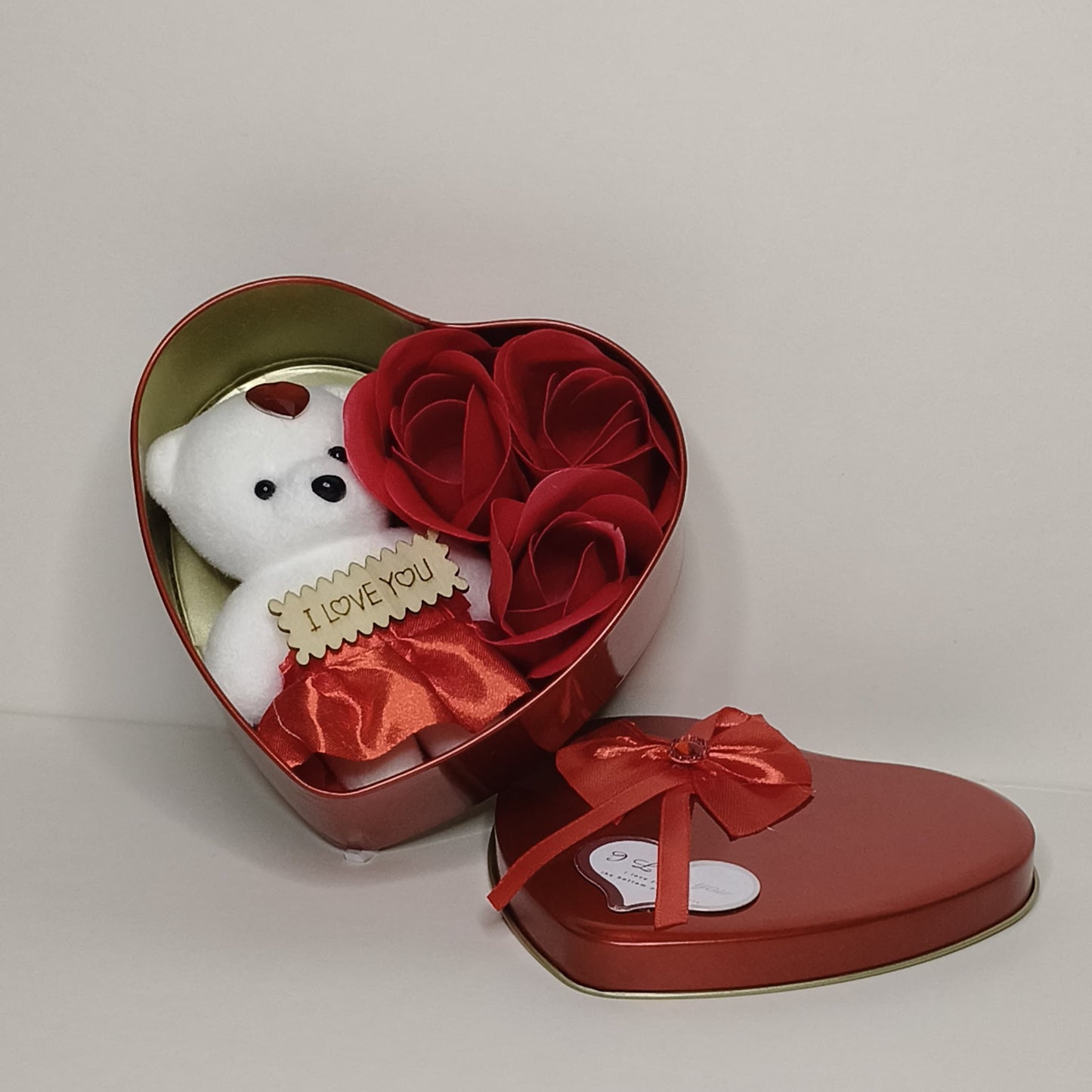 combo gift pack for your favorite person ,girlfriend, wife, in this combo included 10 items